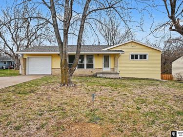 1405 Freeman Drive, Bellevue, NE 68005