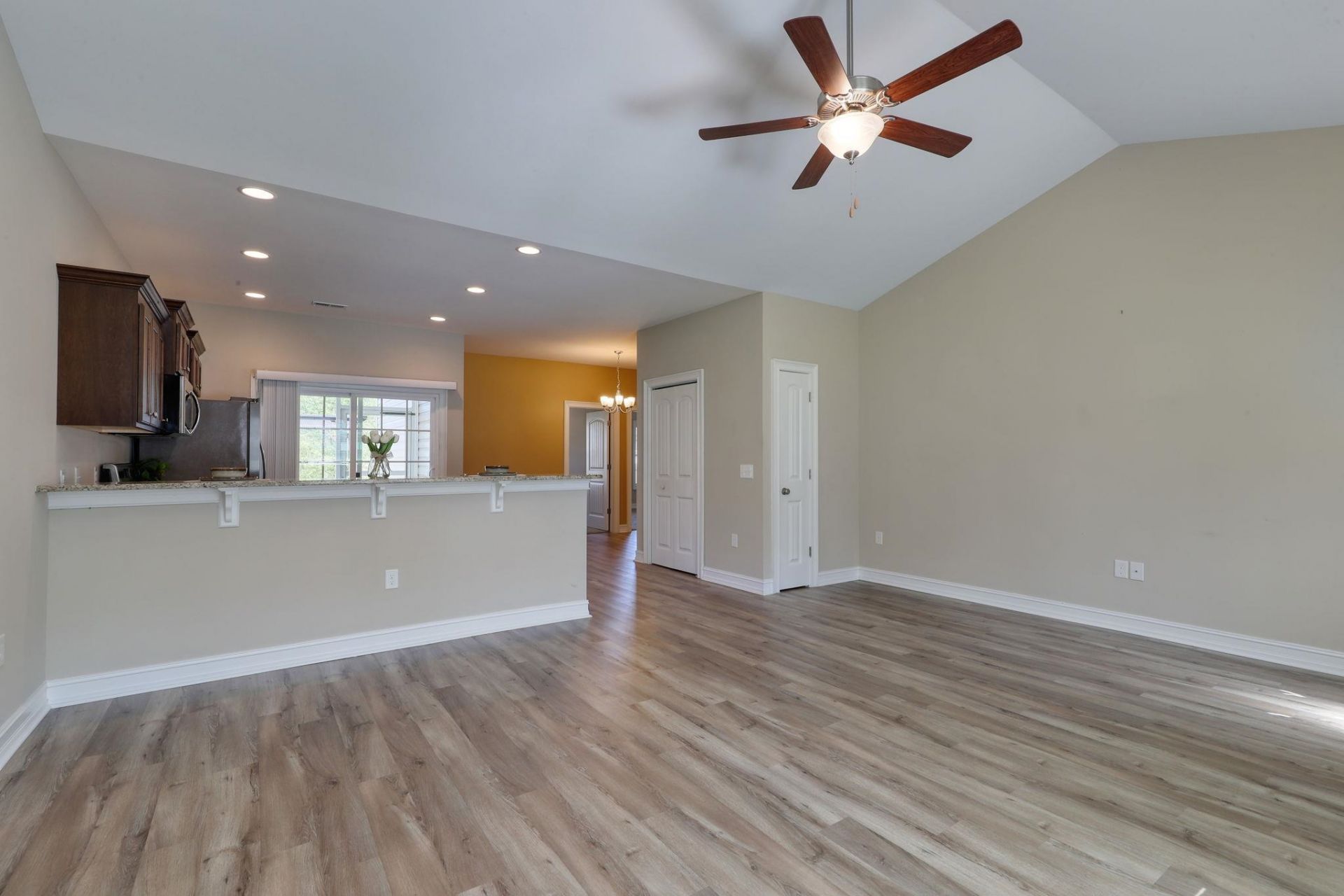 507 Whiddy Loop Photo 10