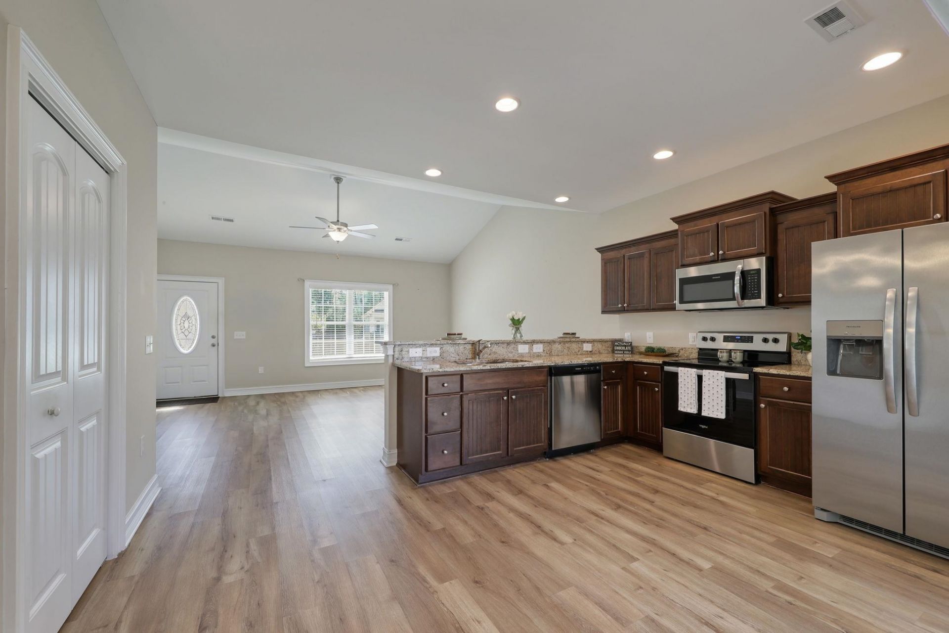 507 Whiddy Loop Photo 24