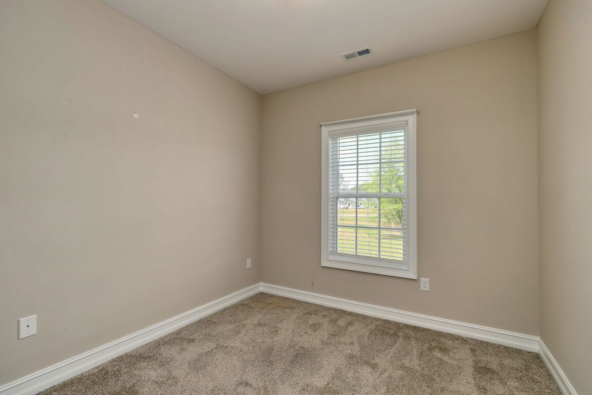 507 Whiddy Loop Photo 34