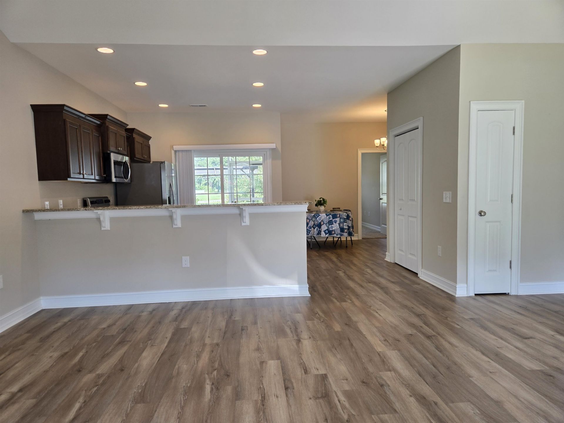 507 Whiddy Loop Photo 9