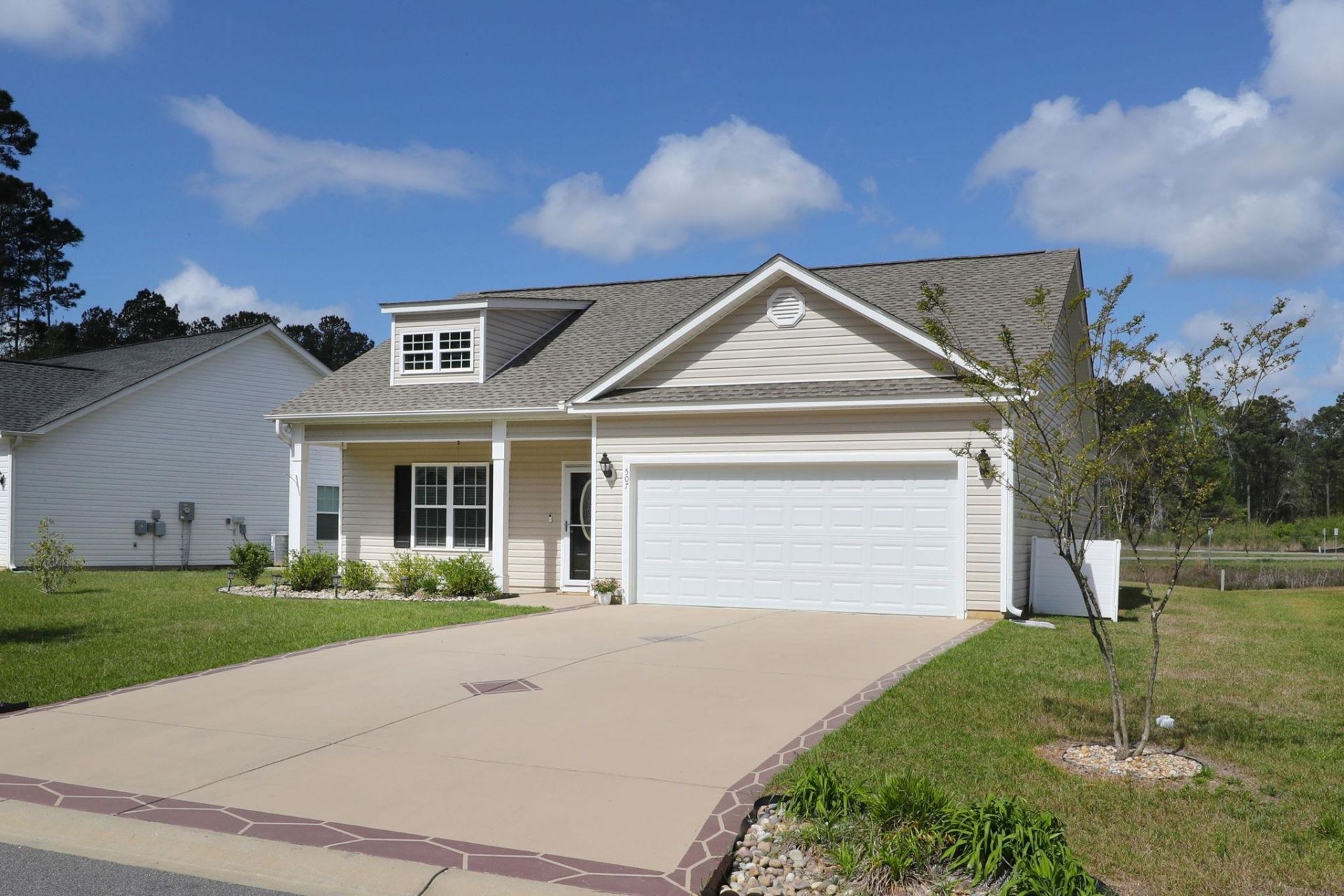 507 Whiddy Loop Photo 9