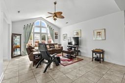 1459 Saint Thomas Circle photo 4