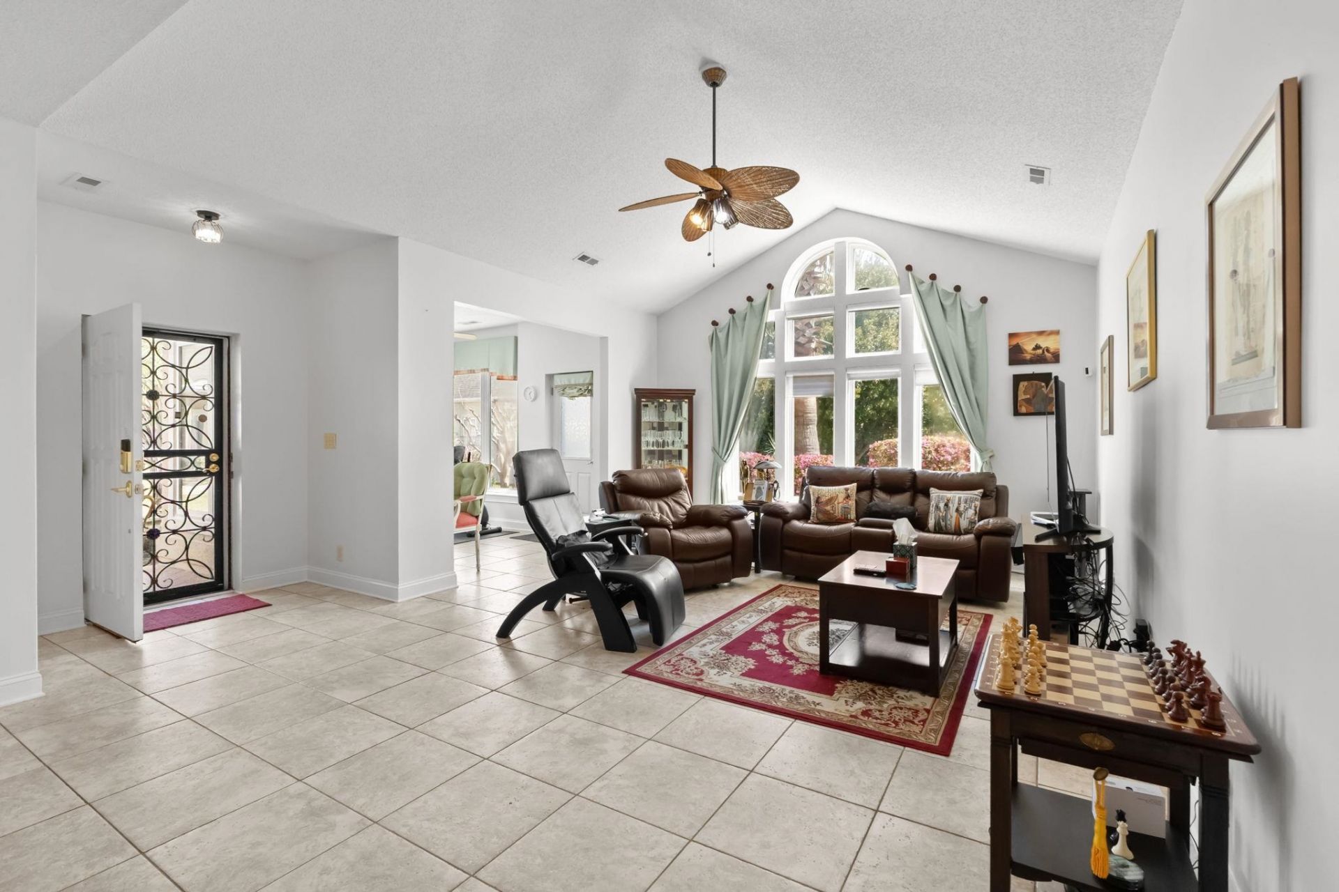 1459 Saint Thomas Circle Photo 6