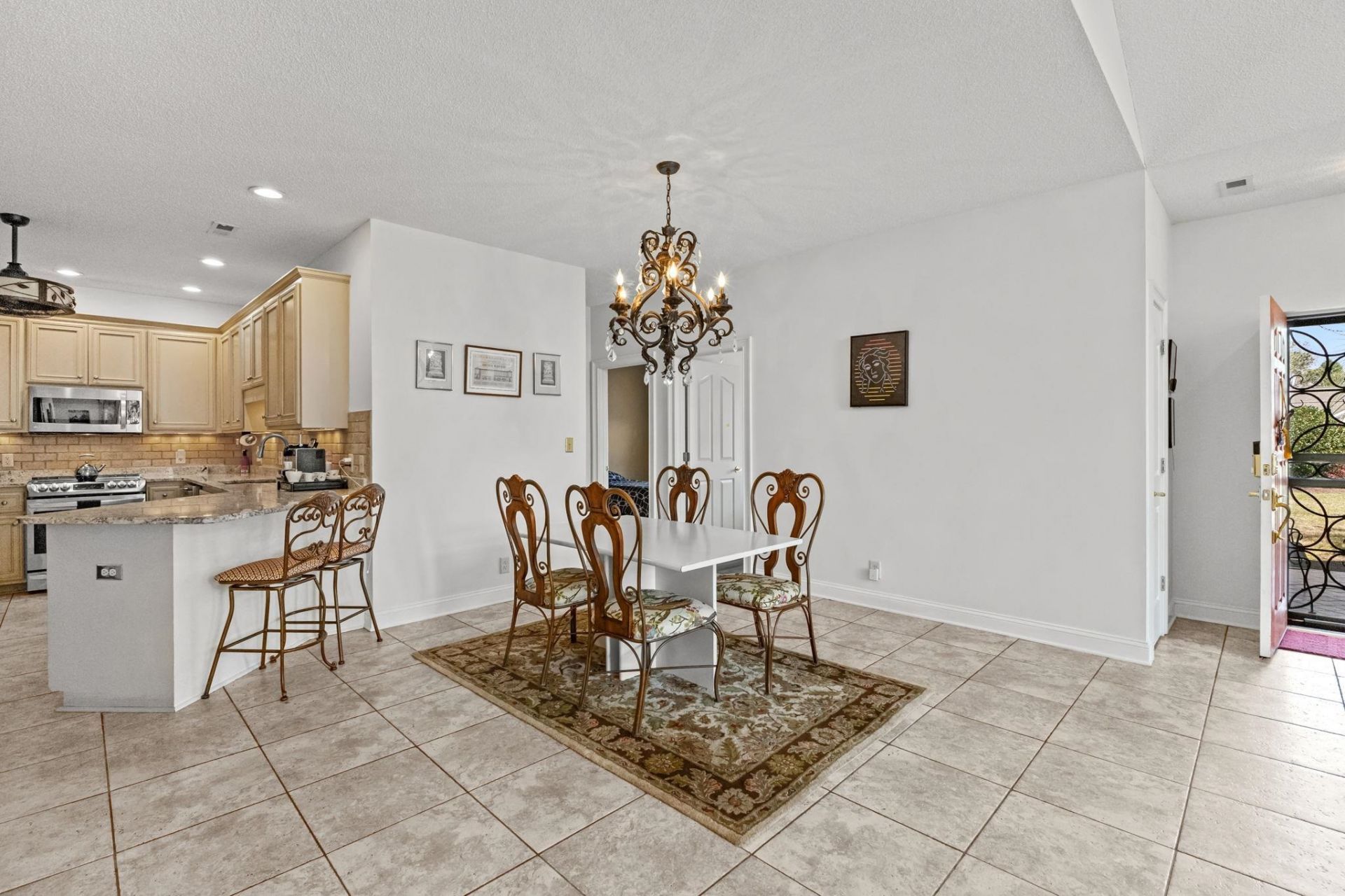 1459 Saint Thomas Circle Photo 9