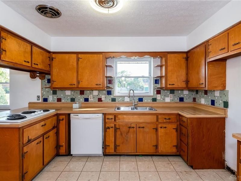 303 E Whittier Avenue, Fairborn, OH 45324 Photo 14