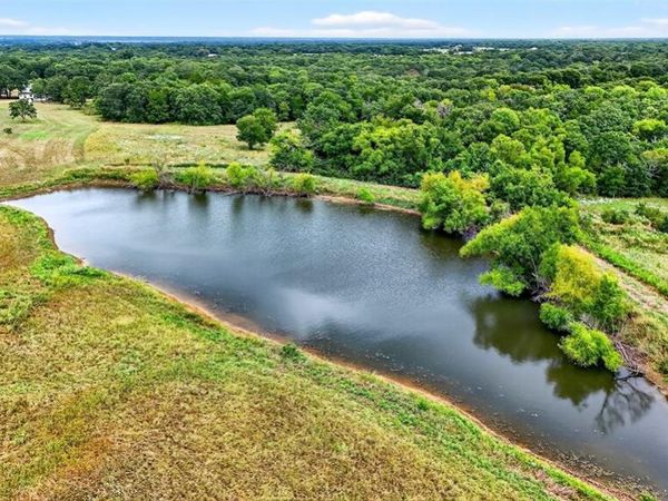 1200 County Road 1215, Savoy, TX 75479