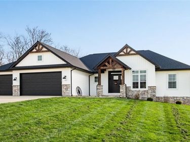 6865 Heritage Run Drive, Zanesville, OH 43701