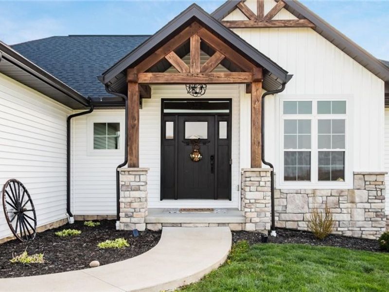 6865 Heritage Run Drive, Zanesville, OH 43701 Photo 3