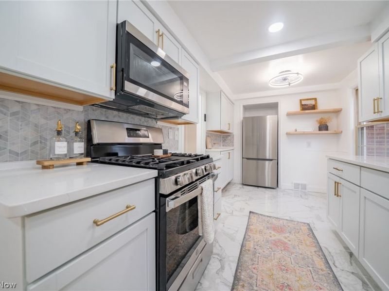 4909 W 220th Street, Fairview Park, OH 44126 Photo 12