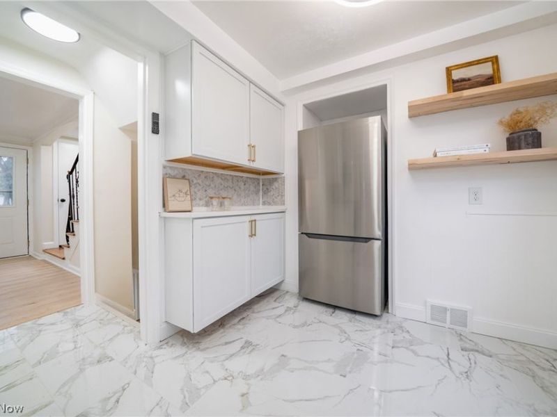 4909 W 220th Street, Fairview Park, OH 44126 Photo 13