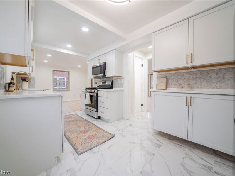 4909 W 220th Street, Fairview Park, OH 44126 Photo 14