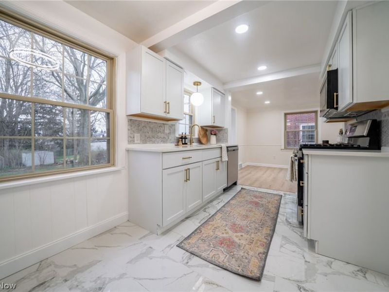 4909 W 220th Street, Fairview Park, OH 44126 Photo 15