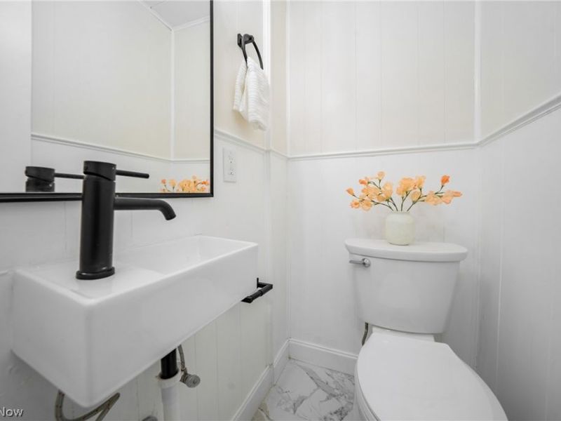 4909 W 220th Street, Fairview Park, OH 44126 Photo 16