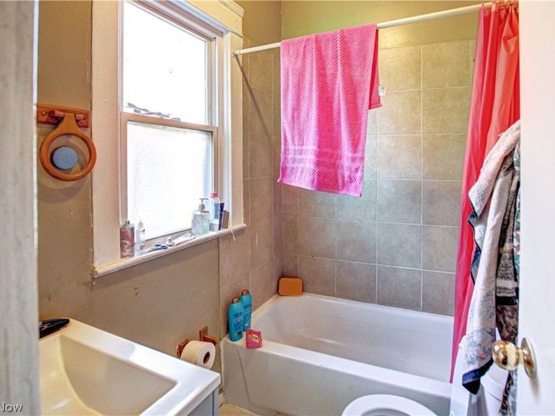 2149 W 105th Street , Cleveland, OH 44102 Photo 12