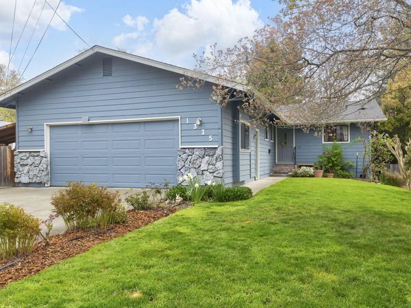 1335 NW Prospect Avenue, Grants Pass, OR 97526