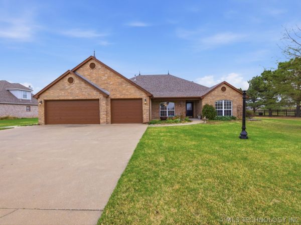 14707 N 60th East Avenue , Collinsville, OK 74021