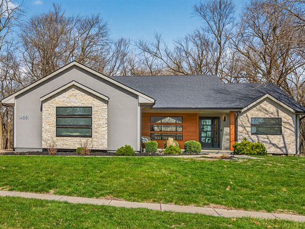 14881 Woodcrest Drive, Clive, IA 50325