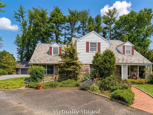 101 Convent Road , Syosset, NY 11791