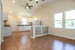 514 Bank Street photo 4