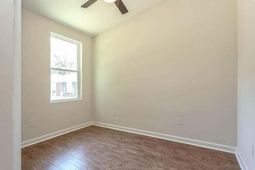 514 Bank Street photo 4