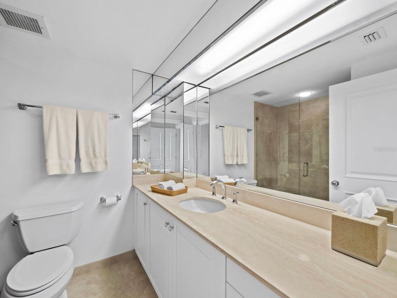 455 Longboat Club Road, Unit 402, Longboat Key, FL 34228 Photo