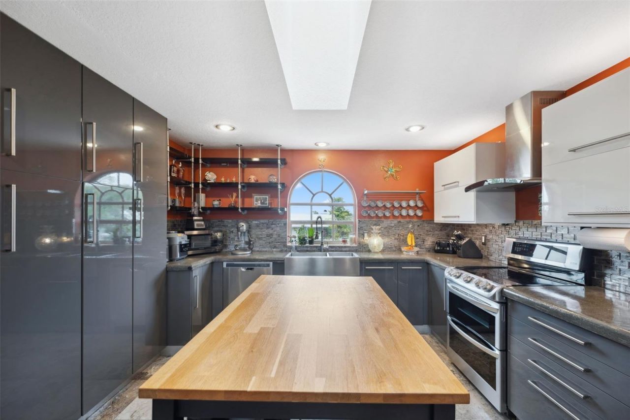 3114 Bluff Boulevard, Holiday, FL 34691 Photo