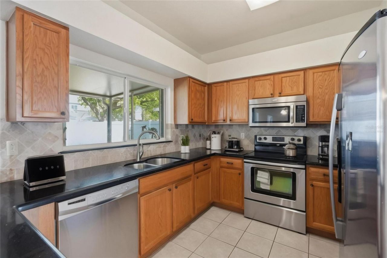 1734 Mapleleaf Boulevard, Oldsmar, FL 34677 Photo