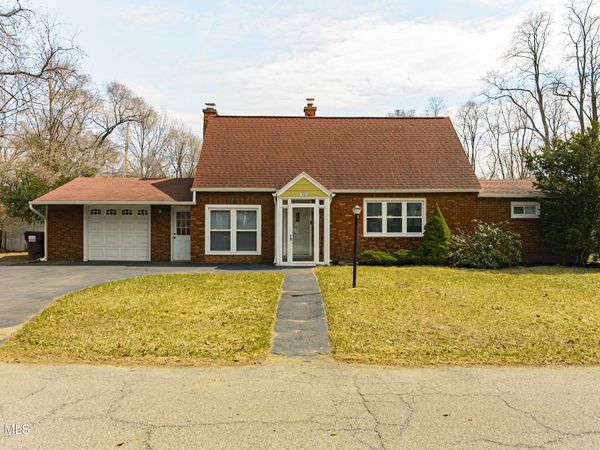 2983 Nancy Lane, Schenectady, NY 12303