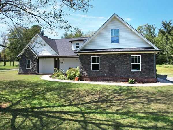 8012 Mcdonald Cemetery Road , Ooltewah, TN 37363