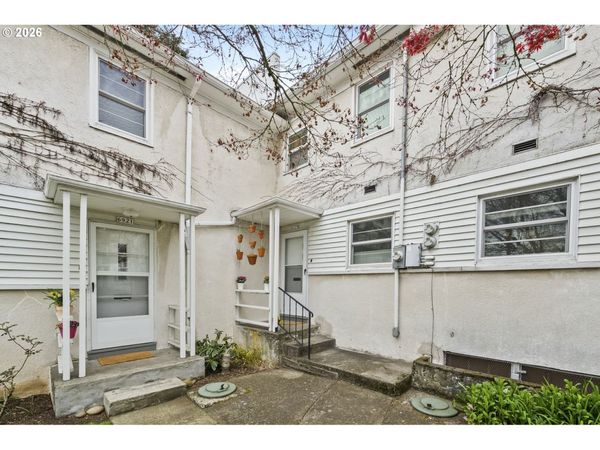 6923 NE BROADWAY, Portland, OR 97213