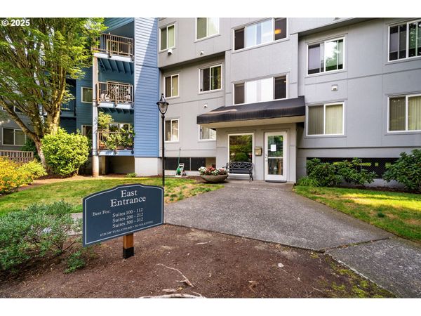 8720 SW TUALATIN RD, Unit 110, Tualatin, OR 97062