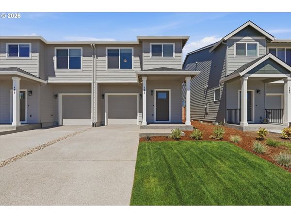 422 E Wilson ST, Carlton, OR 97111