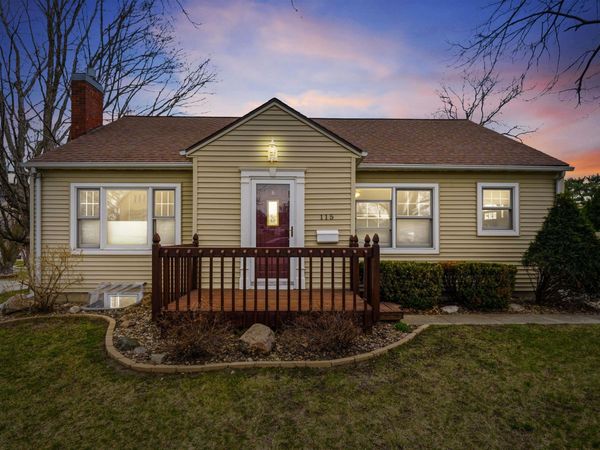 115 N Division Street , Cedar Falls, IA 50613