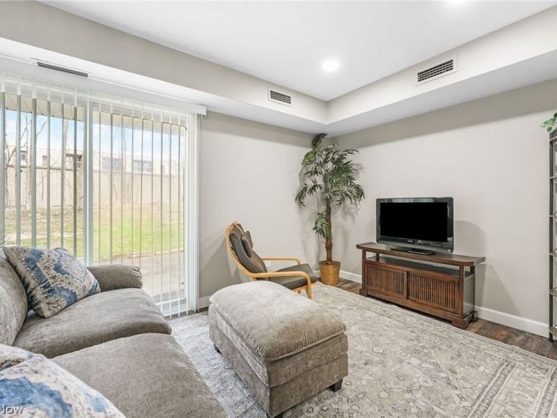 10364 Independence Drive, Unit 19C, North Royalton, OH 44133 Photo 5