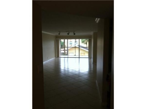 3029 Riverside Drive, Unit 215, Coral Springs, FL 33065