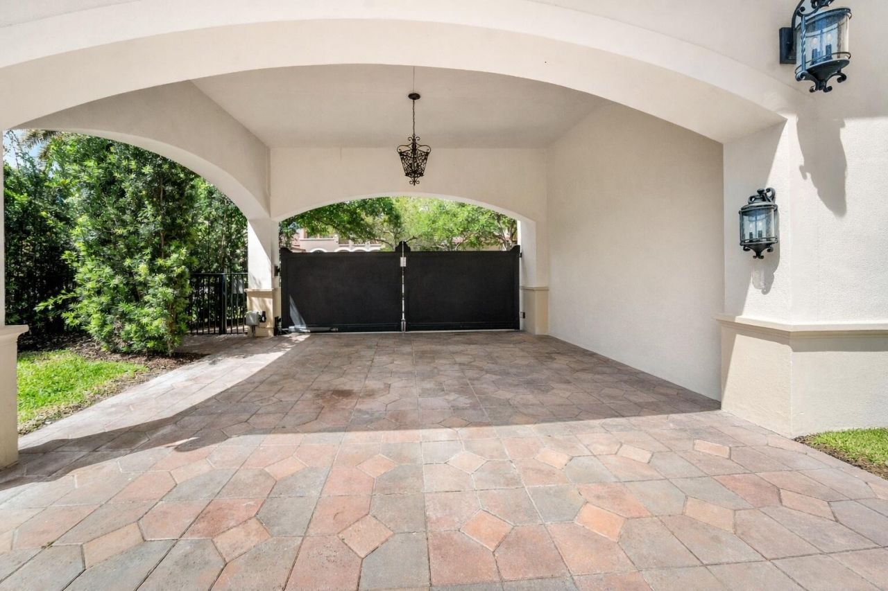 10221 Majestic Trail, Parkland, FL 33076 Photo