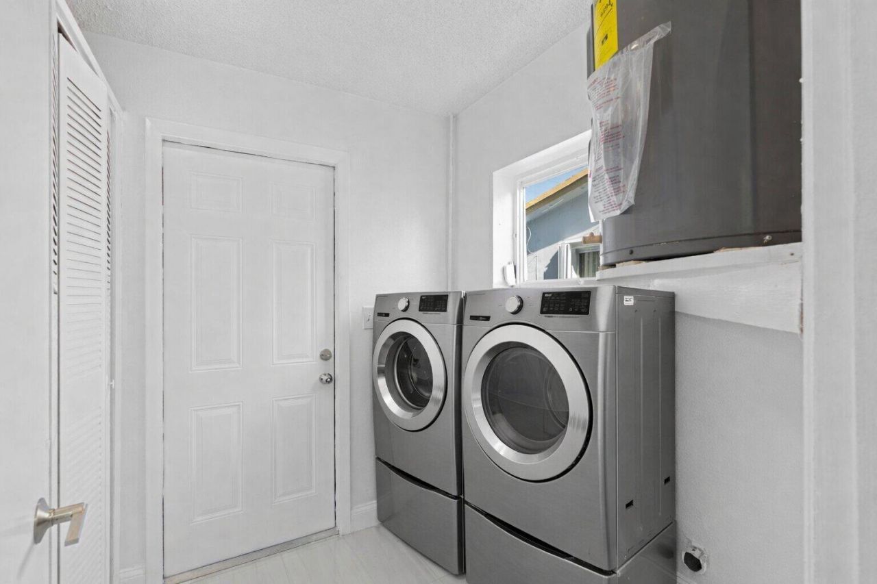 4300 NW 45th Terrace, Lauderdale Lakes, FL 33319 Photo