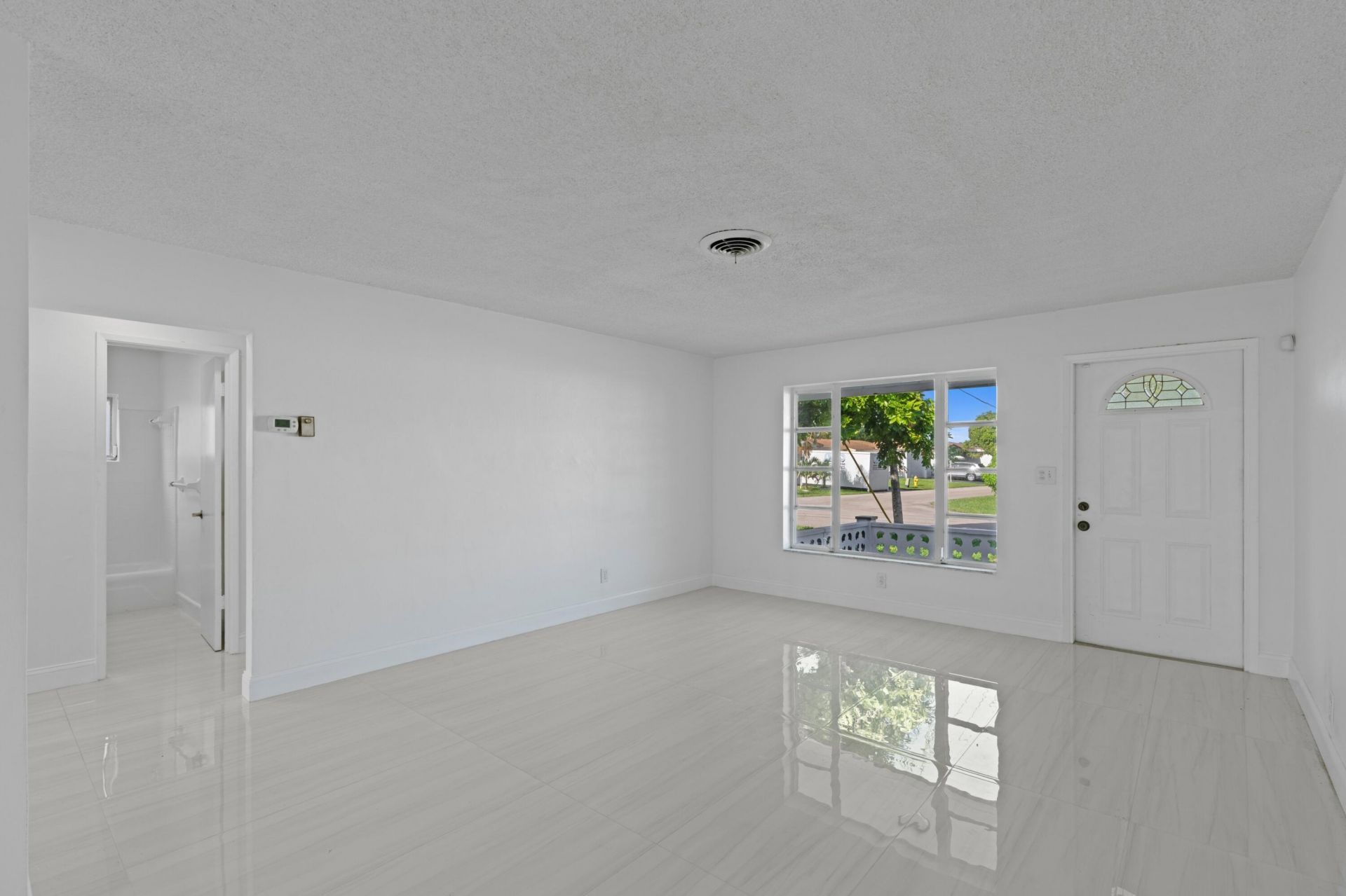 4300 NW 45th Terrace, Lauderdale Lakes, FL 33319 Photo