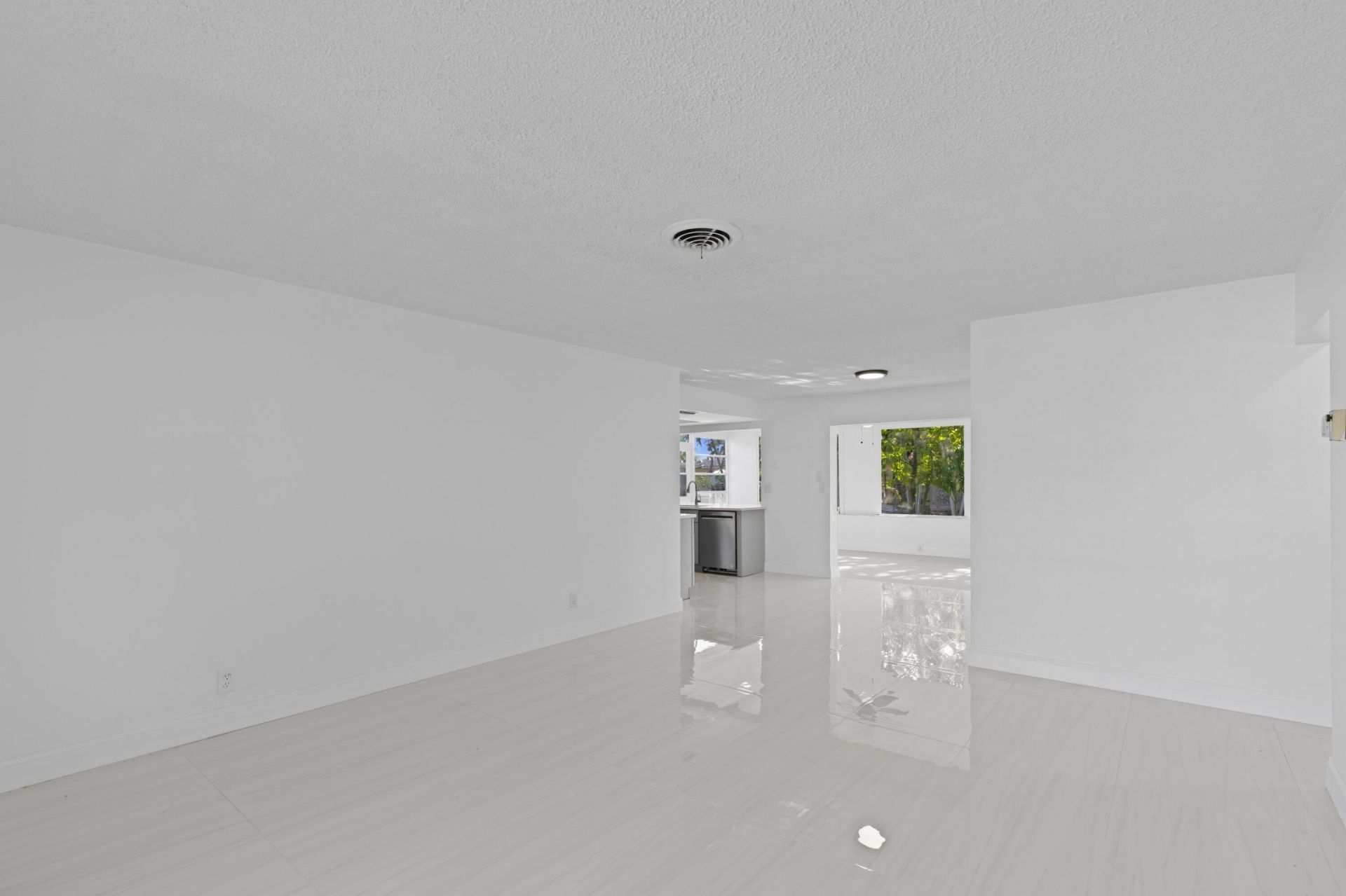 4300 NW 45th Terrace, Lauderdale Lakes, FL 33319 Photo