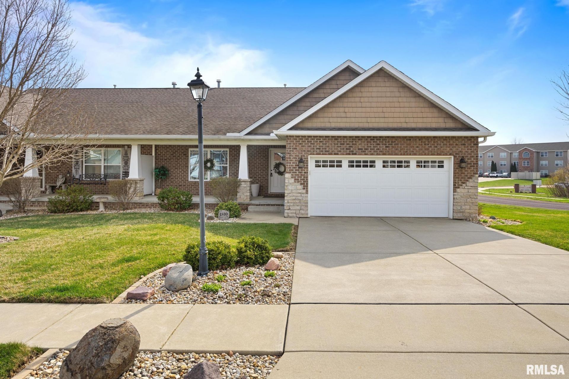 1810 W Kingsbury Road, Washington, IL 61571 Main Photo