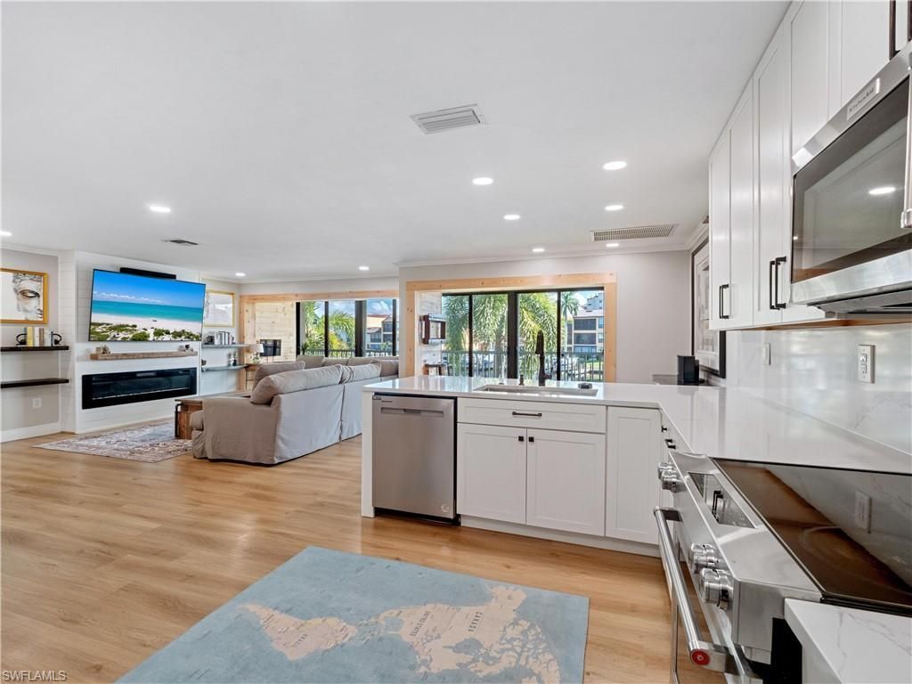 4105 SE 19th Pl, Unit 201, Cape Coral, FL 33904 Photo