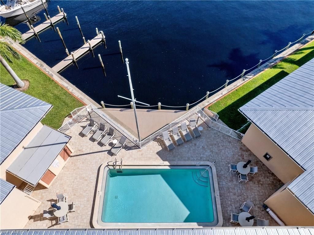 4105 SE 19th Pl, Unit 201, Cape Coral, FL 33904 Photo