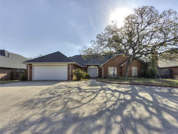 307 Club House Drive, Shawnee, OK 74801