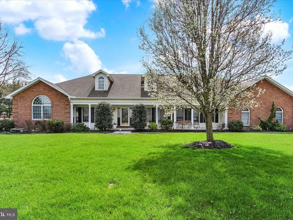 266 FAIRVIEW DRIVE, HANOVER, PA 17331