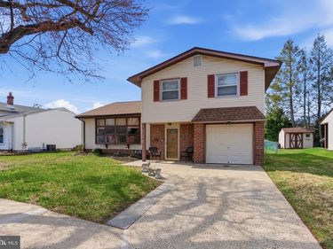 1036 CAMAS DRIVE, PHILADELPHIA, PA 19115