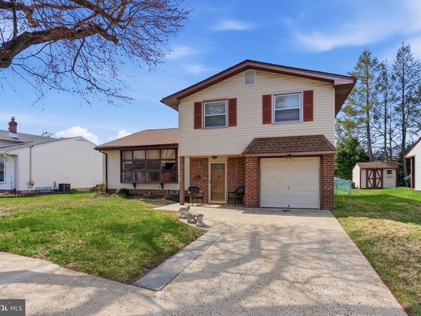 1036 CAMAS DRIVE, PHILADELPHIA, PA 19115