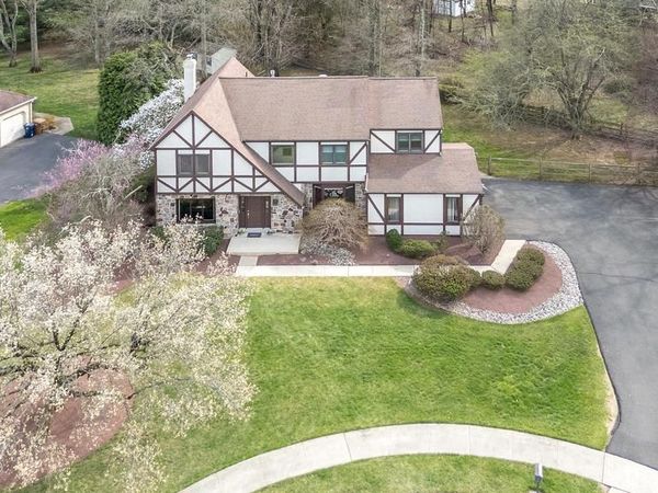 6 CHASE CIRCLE, FORT WASHINGTON, PA 19034