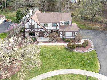 6 CHASE CIRCLE, FORT WASHINGTON, PA 19034