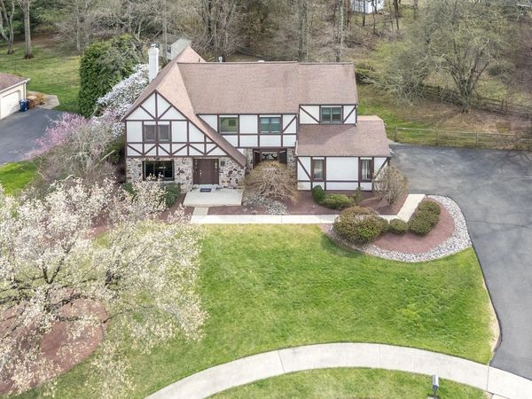 6 CHASE CIRCLE, FORT WASHINGTON, PA 19034